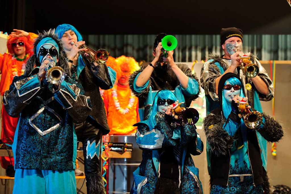 Hedingen, 2012-02-04, Fasnacht Umzug Hedingen im Schachensaal (Rudi Eiermann)